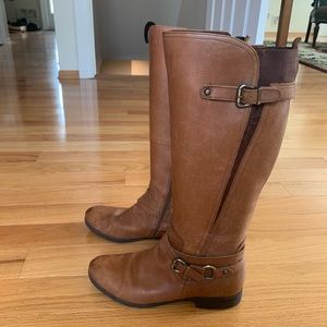 Naturalized leather boots